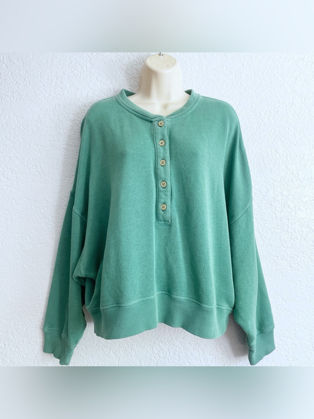 American Eagle Oversized Sage Green Ribbed Henley Pullover Top Women Large